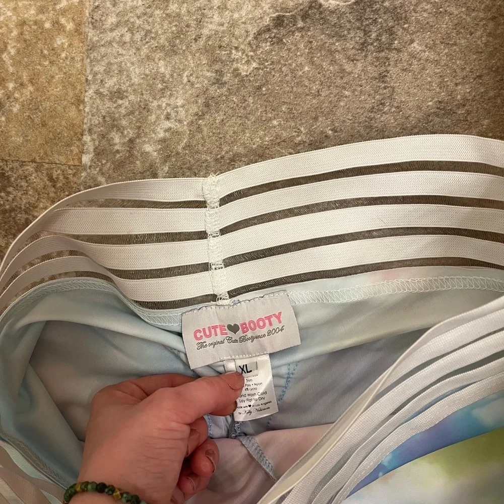 Cute Booty Unicorn Leggings - Picture 6 of 8